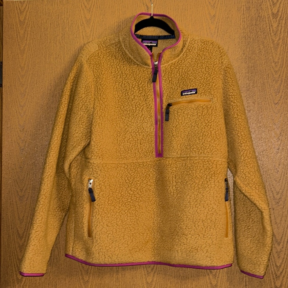 Patagonia Retro Pile Fleece pullover 
Women’s size large